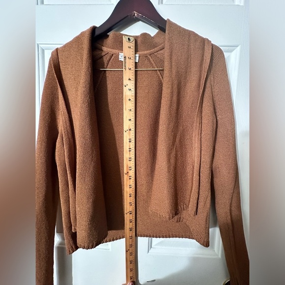 ST. JOHN SPORT Camel Colored Knit Draped Wool Blend Cardigan SMALL Toast CLEAN - Picture 11 of 14